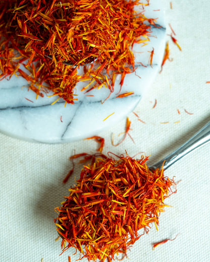 Almacı Pazarı doğal haspir, Antep yemeklerinde ve çorbalarda kullanılan kurutulmuş haspir çiçeği ve geleneksel sunumu.