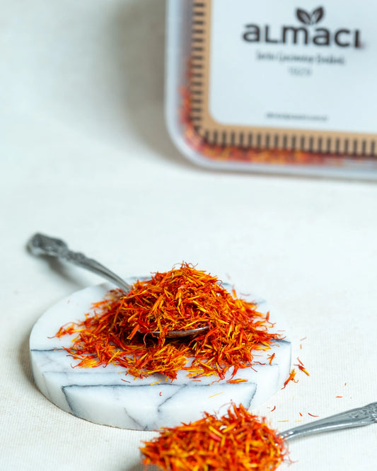 Almacı Pazarı doğal haspir, Antep yemeklerinde ve çorbalarda kullanılan kurutulmuş haspir çiçeği ve geleneksel sunumu.