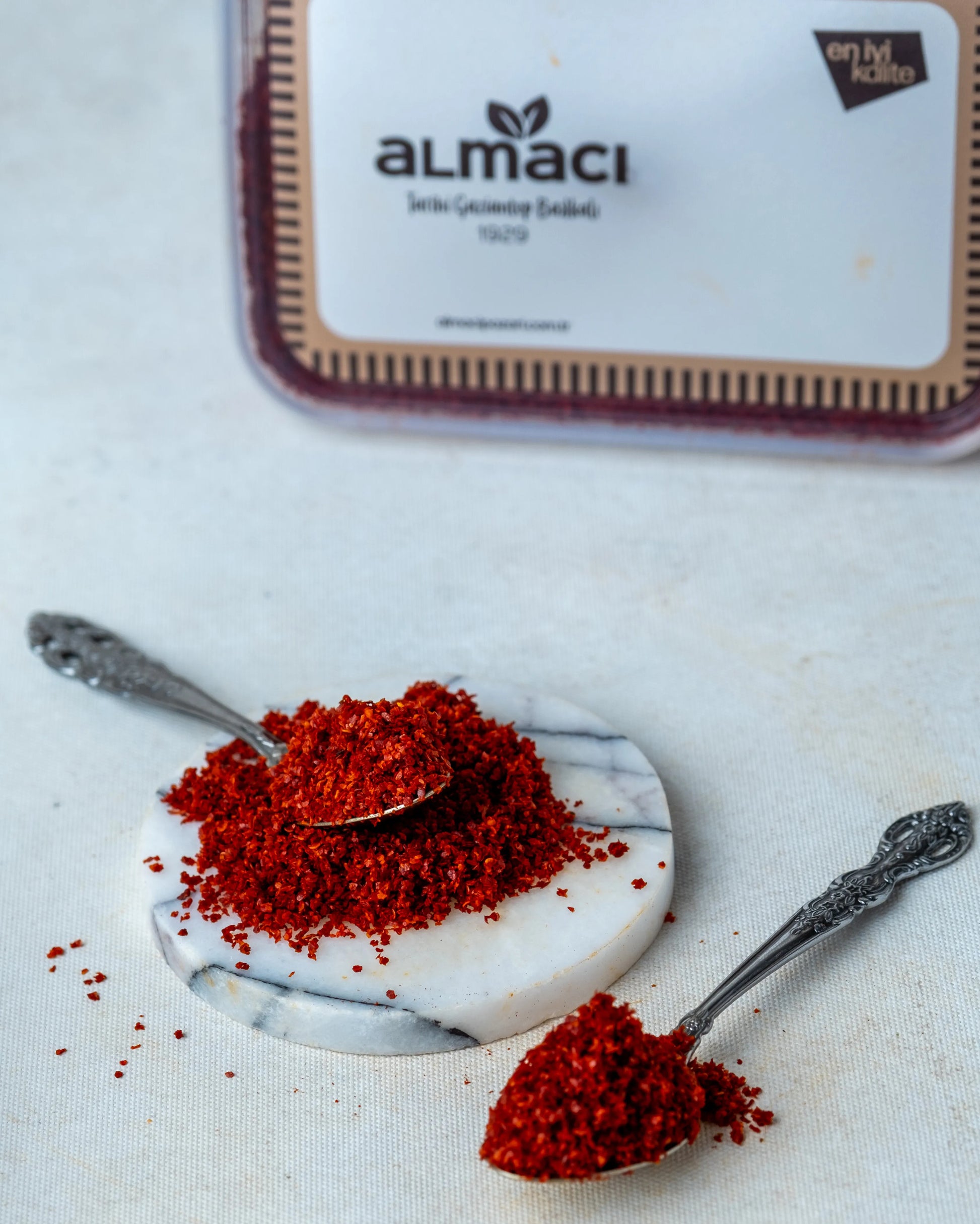 Geleneksel yöntemle kurutulmuş aşırı acı pul biber