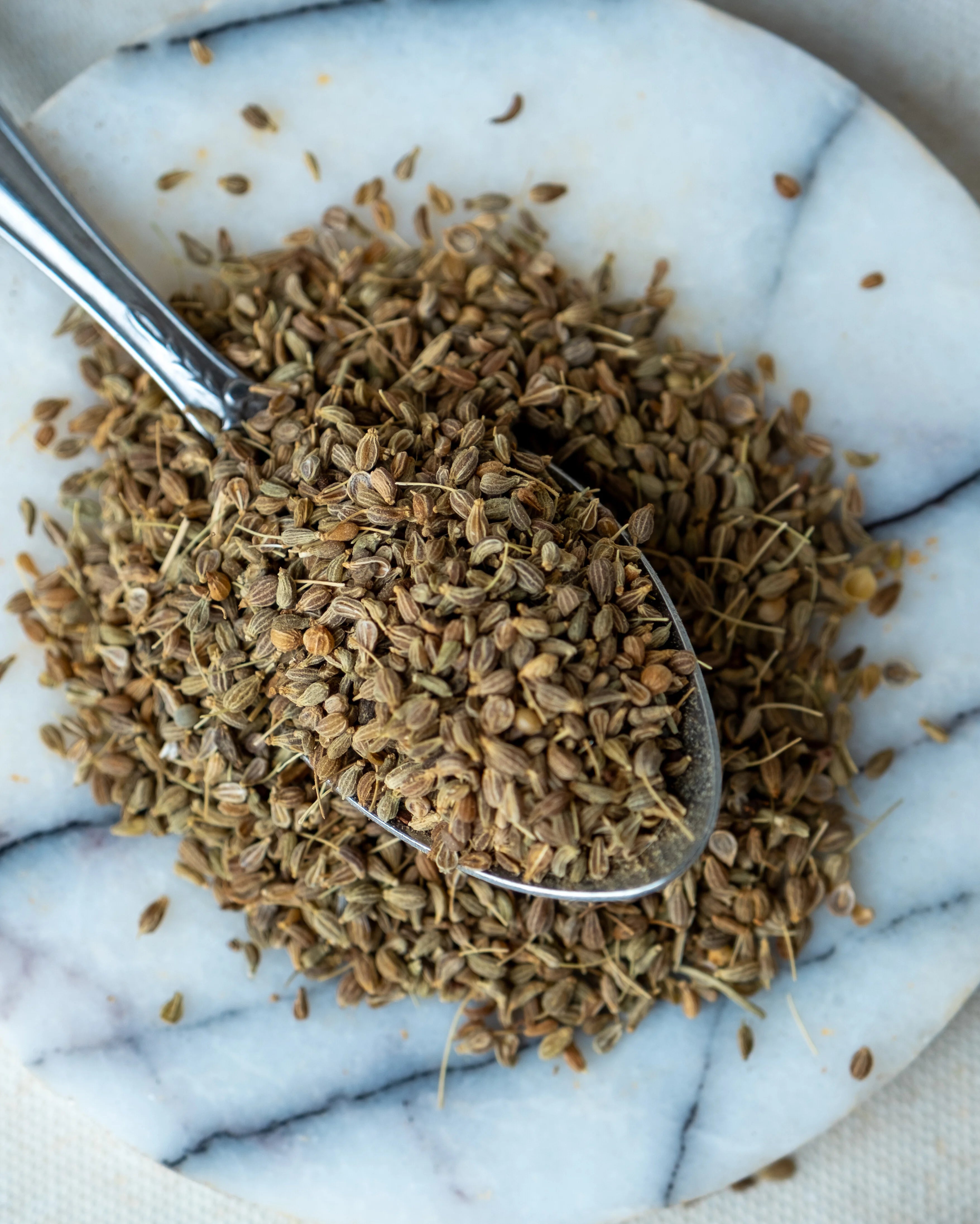 Paketli rezene tohumu sunumu, sindirimi rahatlatan ve süt artıran aromatik bitki çayı malzemesi.