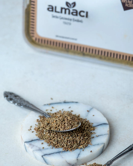 Paketli rezene tohumu sunumu, sindirimi rahatlatan ve süt artıran aromatik bitki çayı malzemesi.
